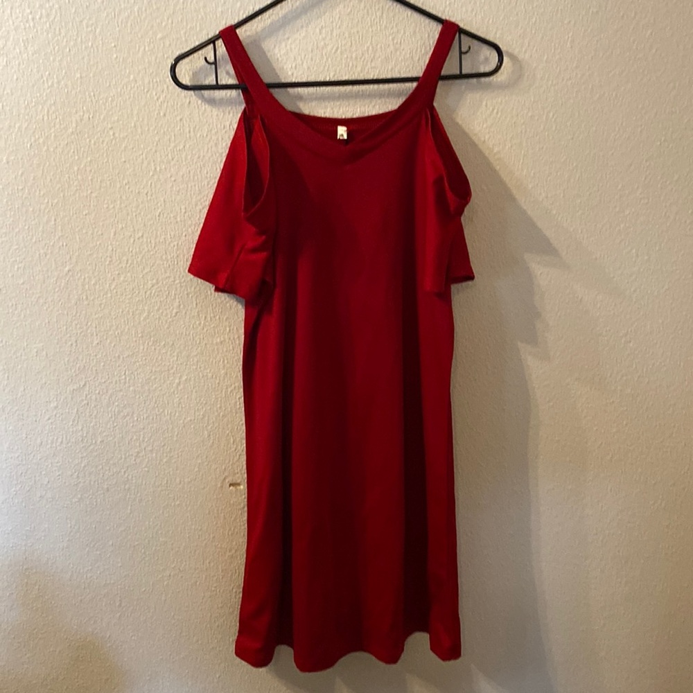 Nwt Doublju red cold shoulder dress size small